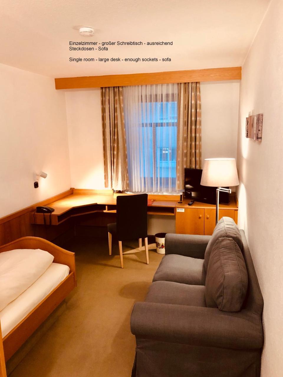 Hotel Und Restaurant Lamm Giengen an der Brenz Esterno foto